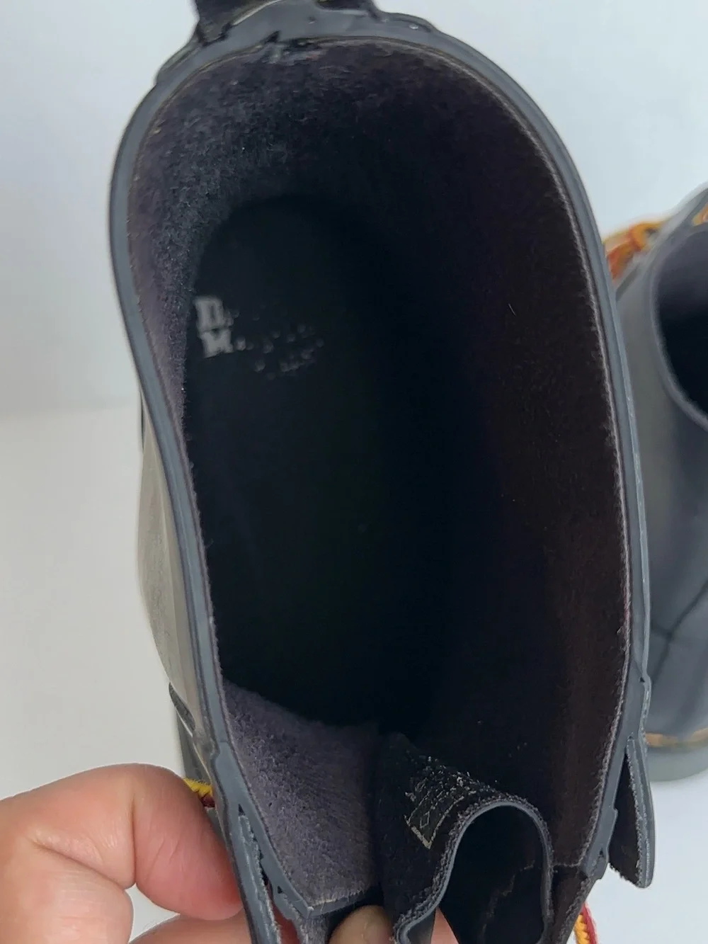 Dr. Martens shipping work good